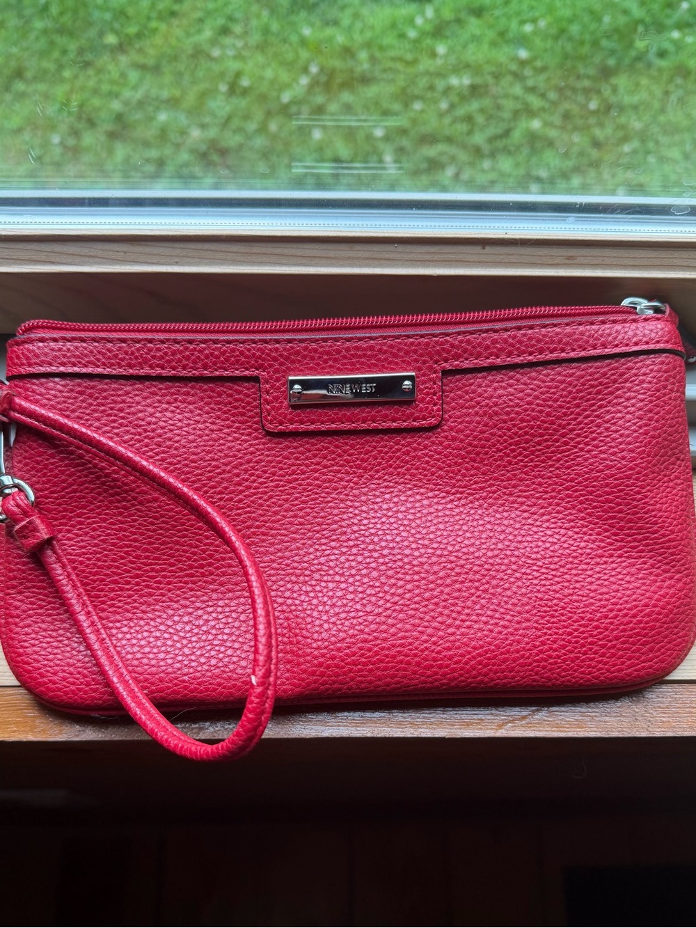 Nine West Retro Red Pebbled Leather Wristlet Clutch- Clean, No Callouts